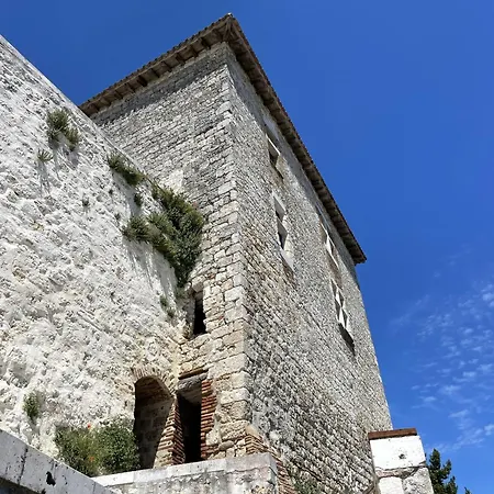 La Tour De Cadel Maison d'hôtes Lauzerte